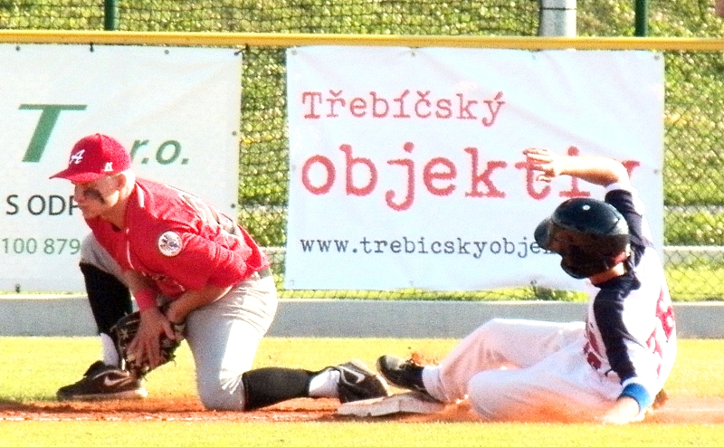 Češi zatím kráčejí turnajem bez ztráty kytičky. Ve středu 23. července porazili Rakousko vysoko 17:2.