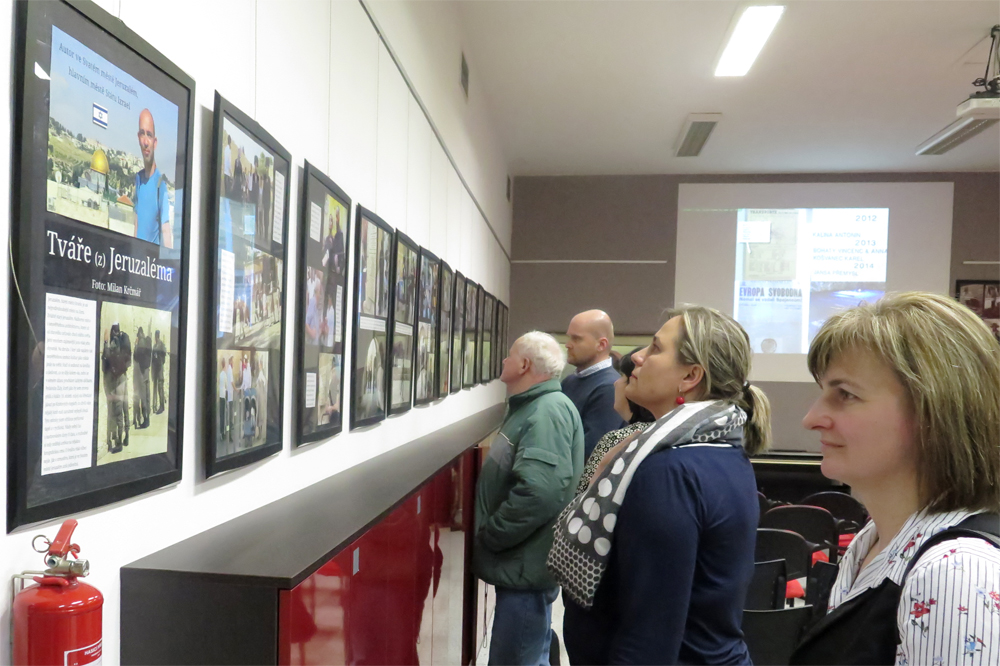 Fotografie zachycující obyvatele Jeruzaléma budily pozornost.