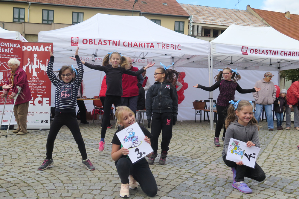 Fotografie z loňského Dne charity.