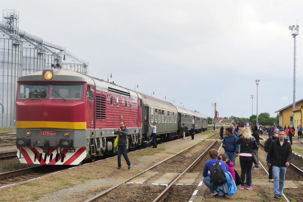 Rychlík Dyje tažený bardotkou v Moravských Budějovicích